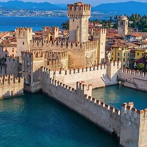 https://star-family-house.it-lombardy.com