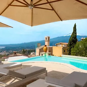 https://atelier-taormina-spacious-guesthouse-with-pool.sicilyhotelsitaly.net